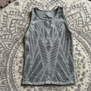 ALO Yoga Gray Distressed Active Tank Size M